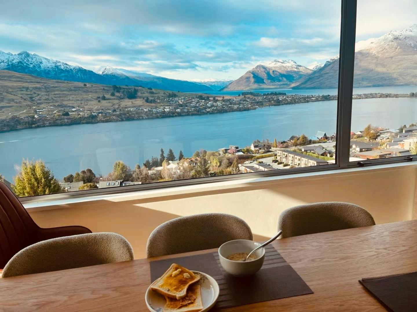 Ming'S Lakeside Goldleaf Suites Queenstown Exterior photo