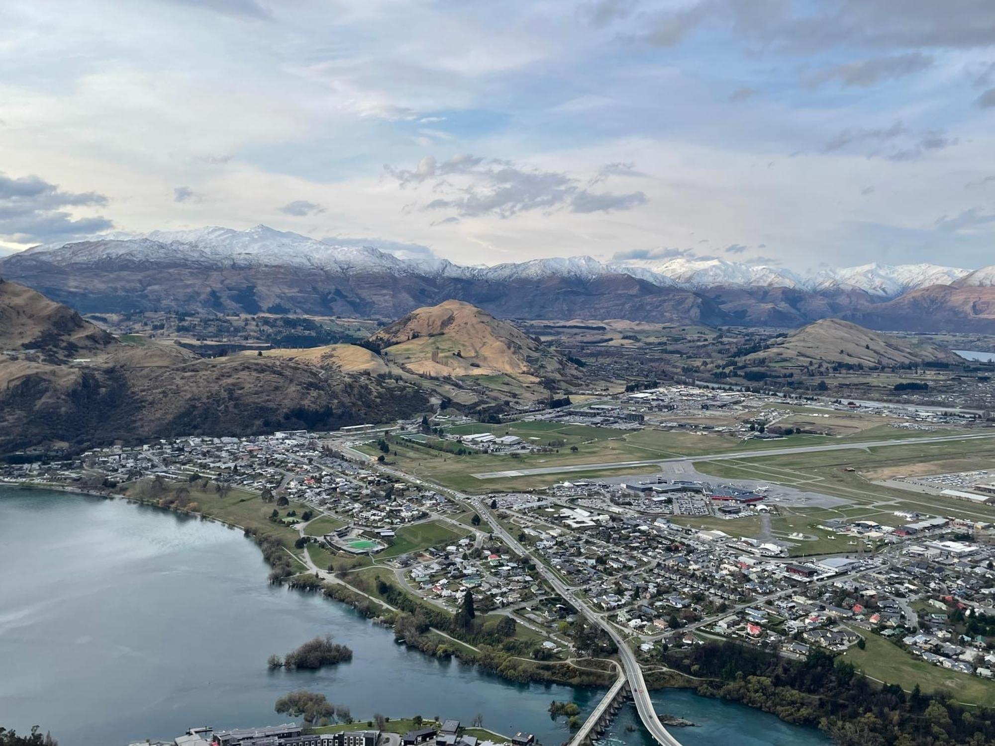 Ming'S Lakeside Goldleaf Suites Queenstown Exterior photo