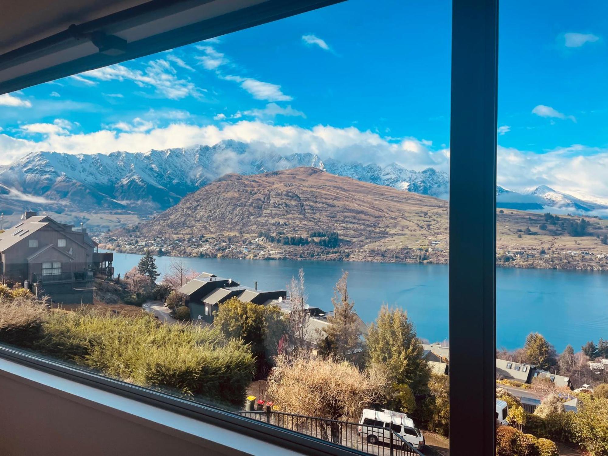 Ming'S Lakeside Goldleaf Suites Queenstown Exterior photo