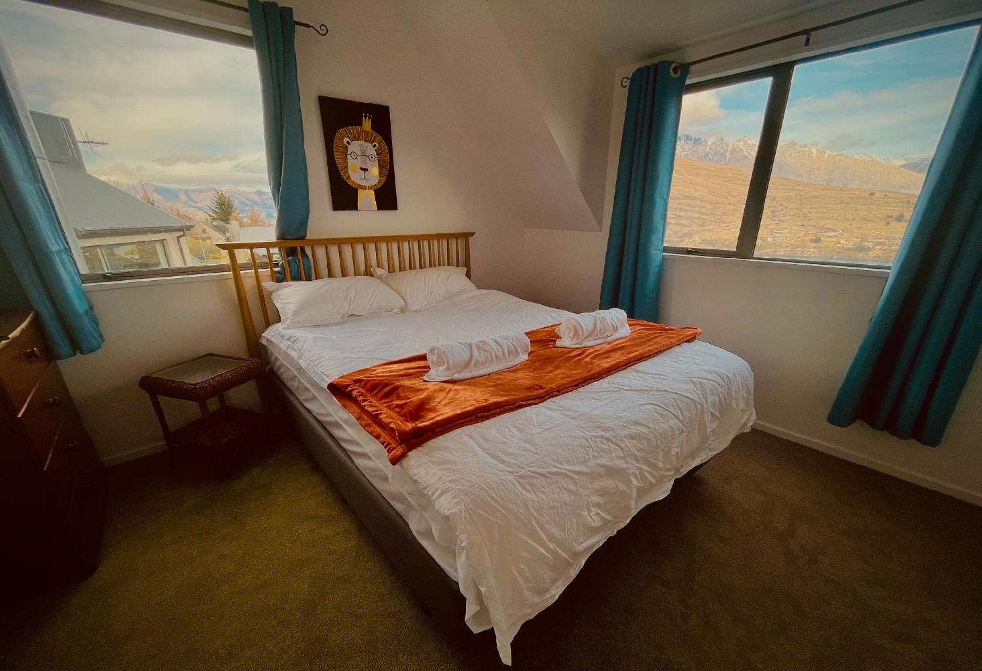 Ming'S Lakeside Goldleaf Suites Queenstown Exterior photo
