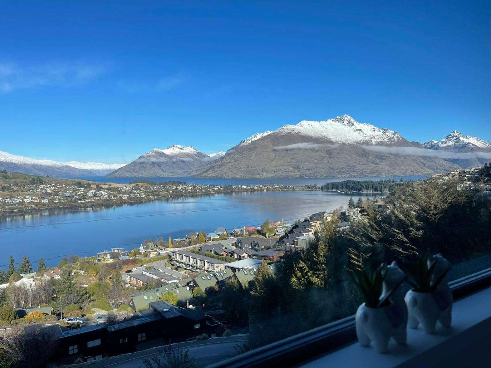 Ming'S Lakeside Goldleaf Suites Queenstown Exterior photo