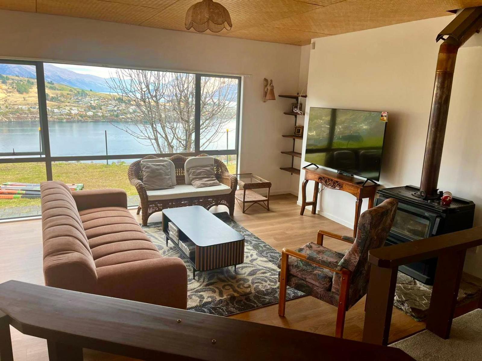Ming'S Lakeside Goldleaf Suites Queenstown Exterior photo